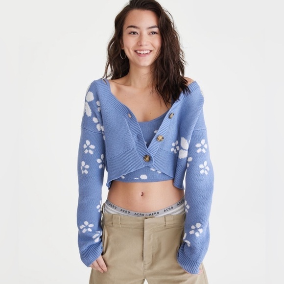 Aeropostale Sweaters - Aeropostale Sz. S Daisy mini cardigan in lavender with tortoise shell buttons